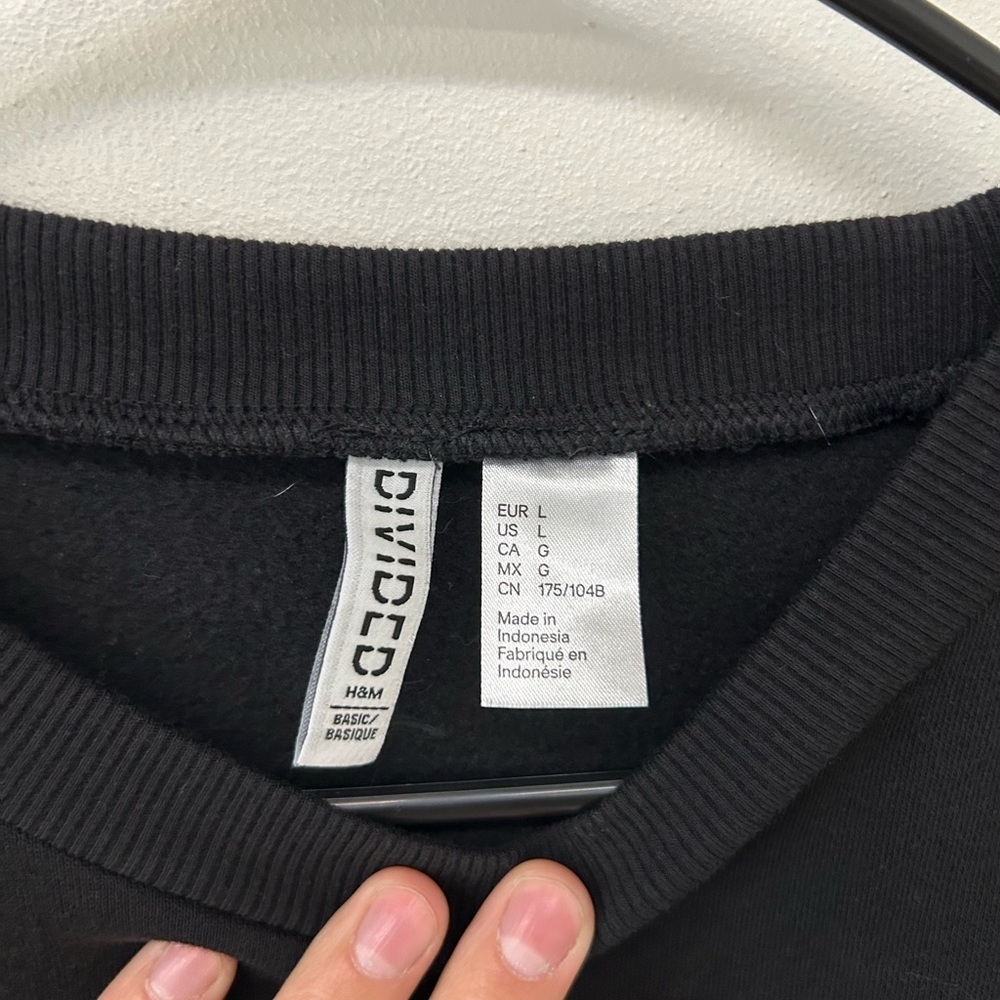 H&M Black Oversized Long Sleeve Sweatshirt - Picture 3 of 3
